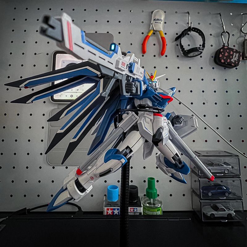 1/144 HG Scale Mecha Plastic M - Bandai Gundam Rg review and price